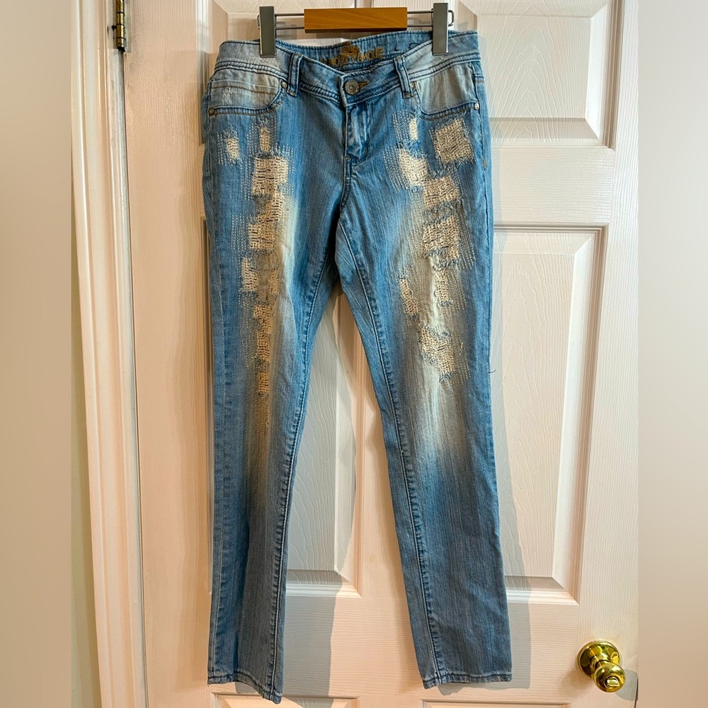 ALMOST FAMOUS distressed Jeans 9/29x30 😎